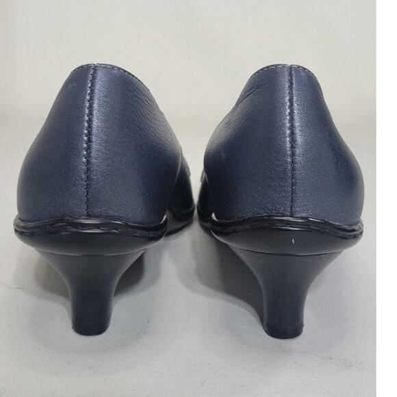 Sofft Shoes Womens Size 7N Leather Blue 2Kitten Heel Peasant Boho Modern Shoes - Picture 8 of 9